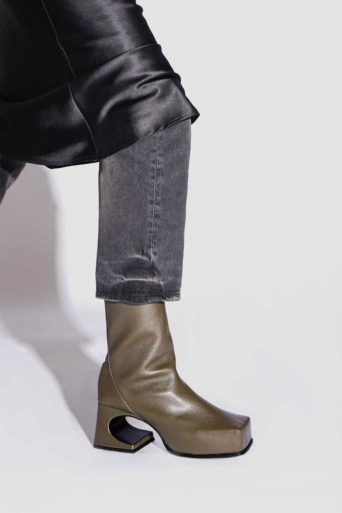 YOUR OLIVE TREE ROXY BOOTS