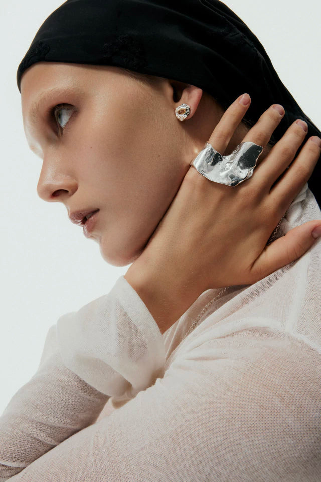 The Two-Finger Ring