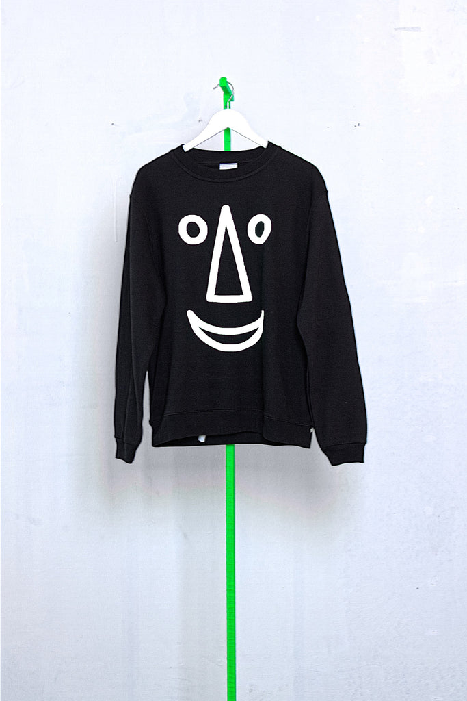 FORM OF INTEREST HAPPY SWEATER BLACK/WHITE
