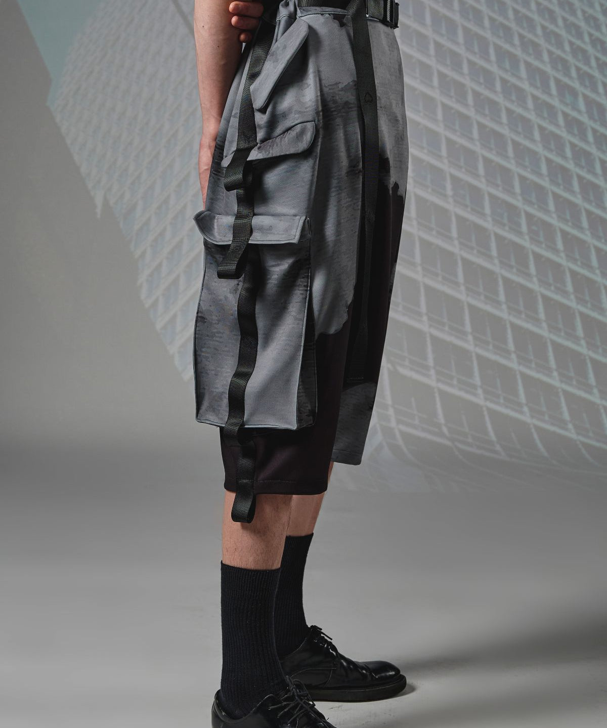 Multi-Pocket Low Crotch Shorts (Line Cloud) - Studio183