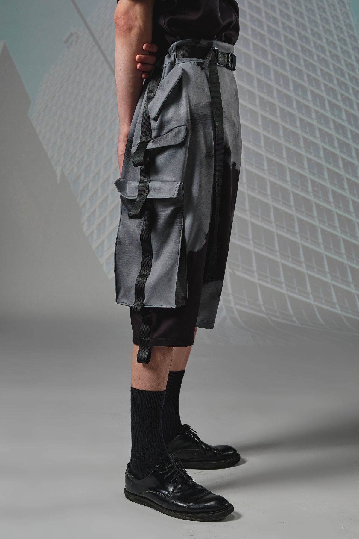 Multi-Pocket Low Crotch Shorts (Line Cloud) - Studio183