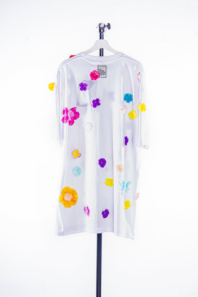 FINNISH NATIONAL ROMANCE MUSEUM WHITE FLOWER T-SHIRT