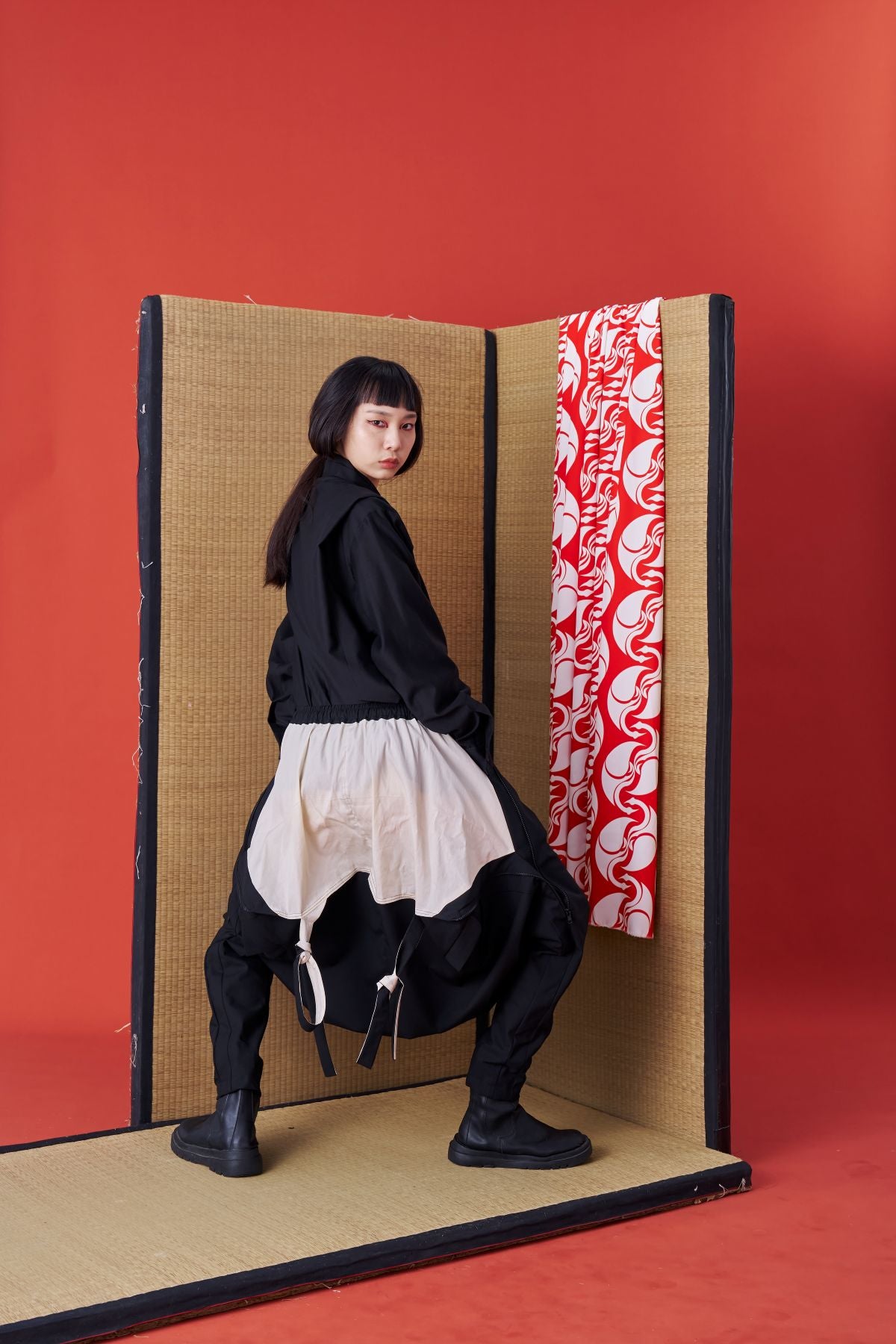 Back deconstructed color-blocked low-rise pants - Studio183