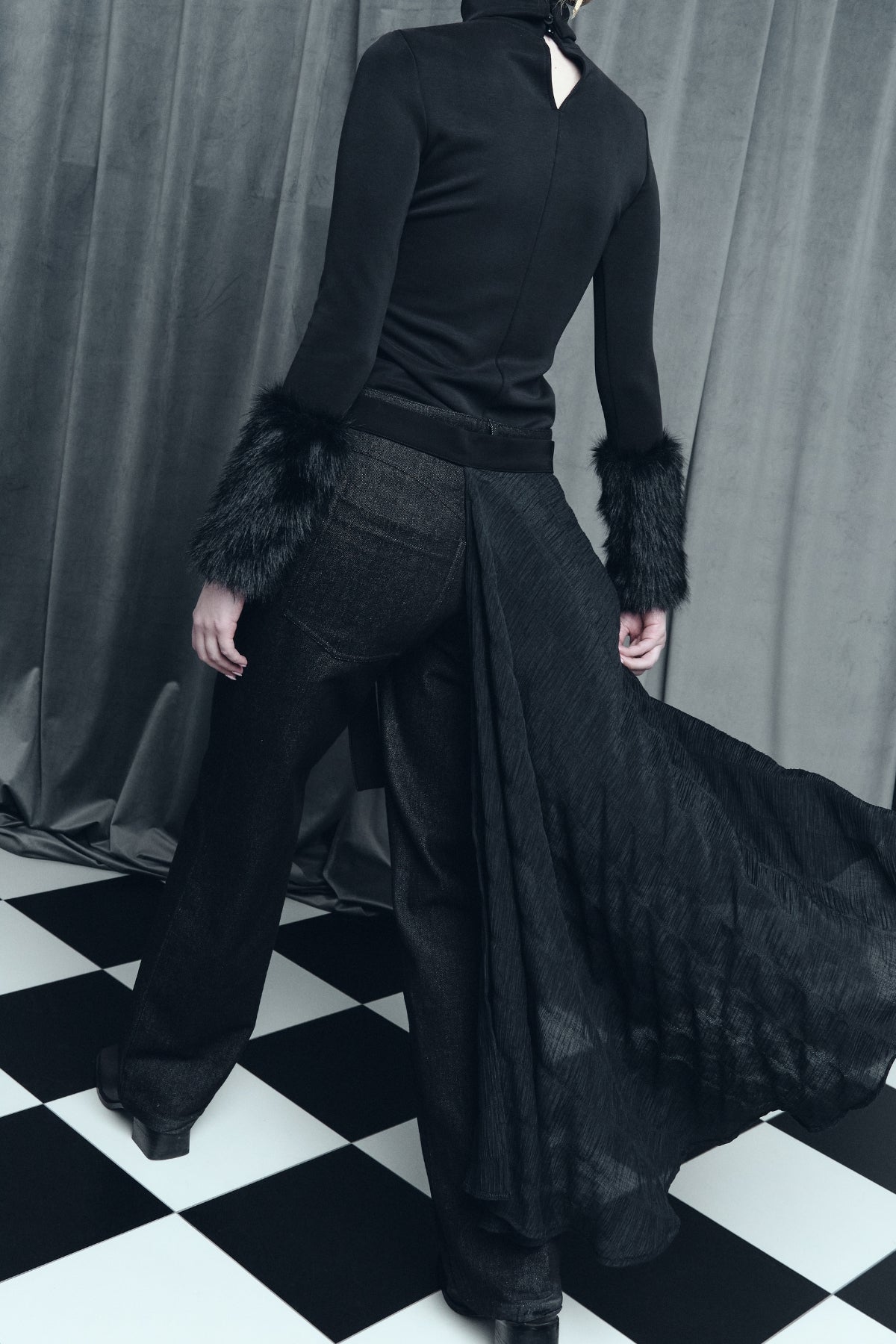 Nyx Waist Cape - Studio183