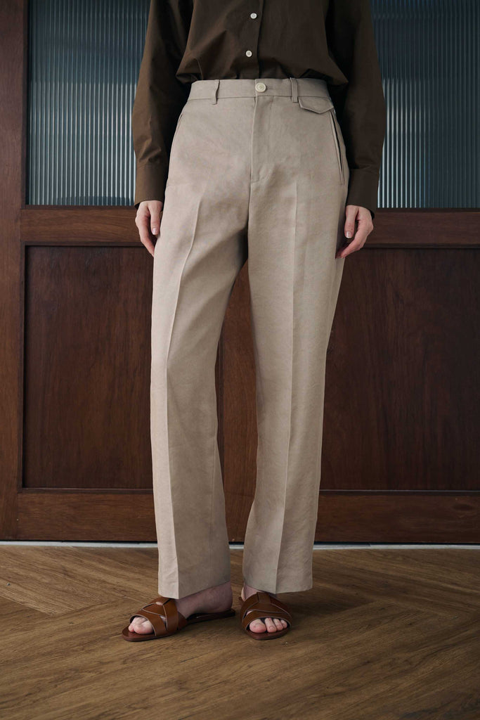 Pocket detailed pants (Beige)