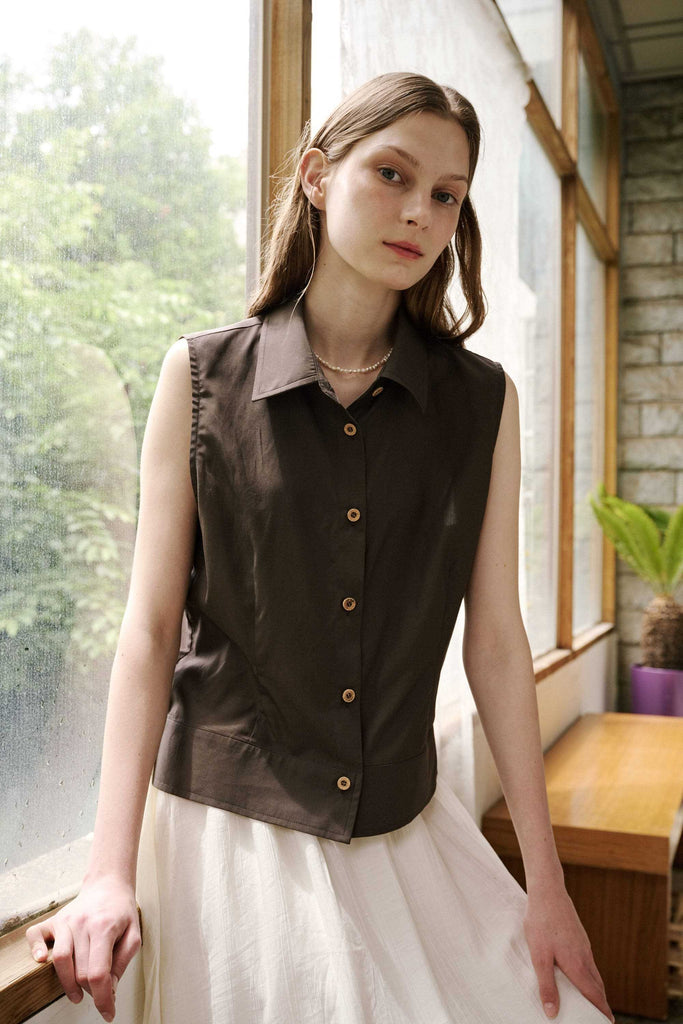 Sleeveless Shirt (Brown)